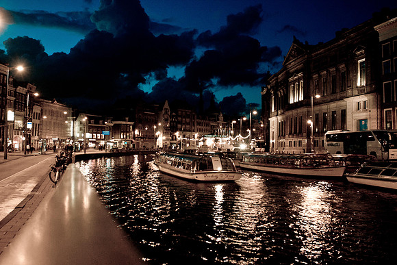 Canal / Amsterdam